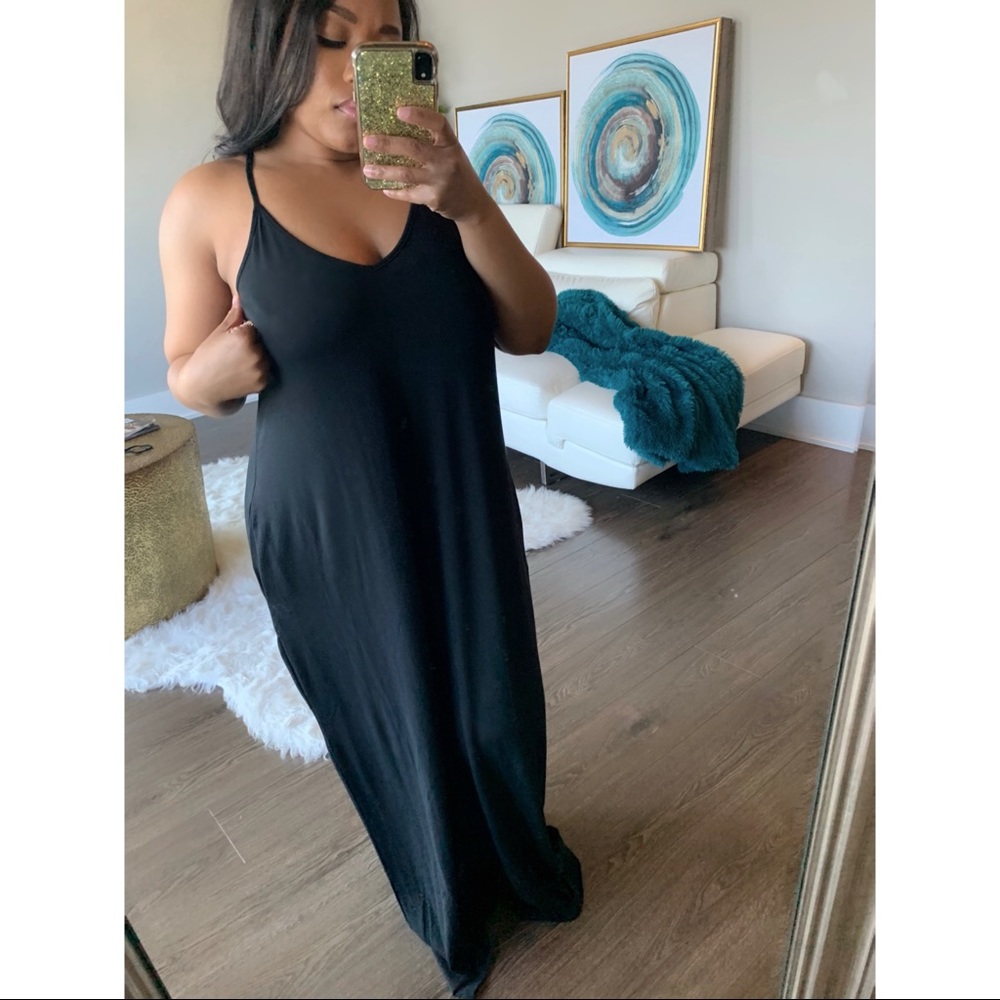 The It Girl Pocketed Maxi Dress in Black